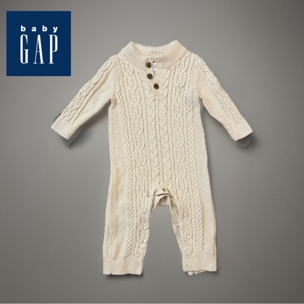 BabyGap Gap Cable Knit onesie romper with buttons size 12-18 months beige